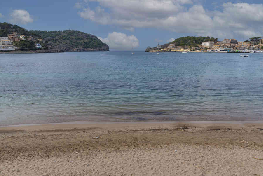 Mallorca - Sóller 18 - puerto - playa.jpg
